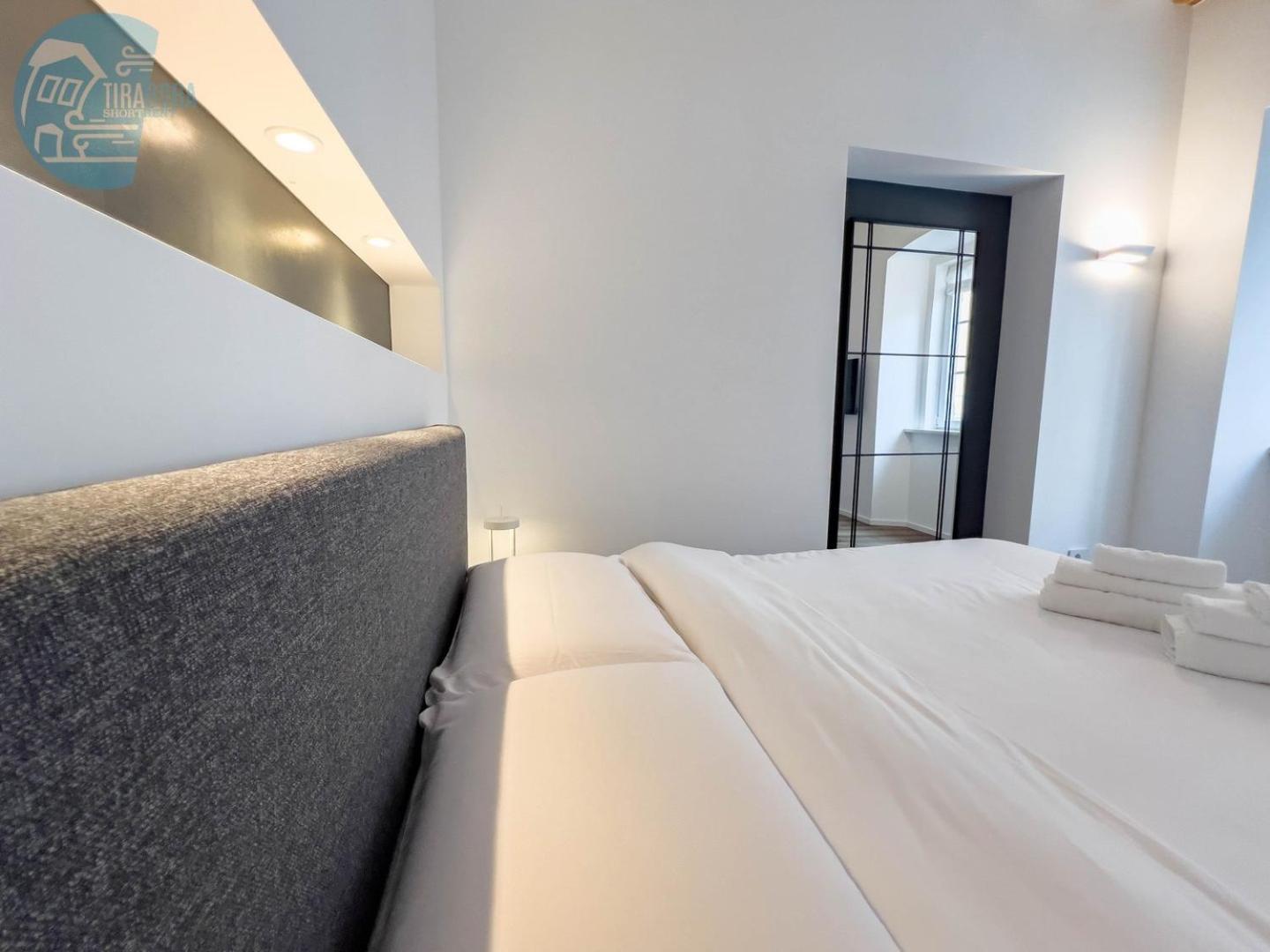 San Nicolo 14 Tirabora Short Rent Apartment ตรีเอสเต ภายนอก รูปภาพ