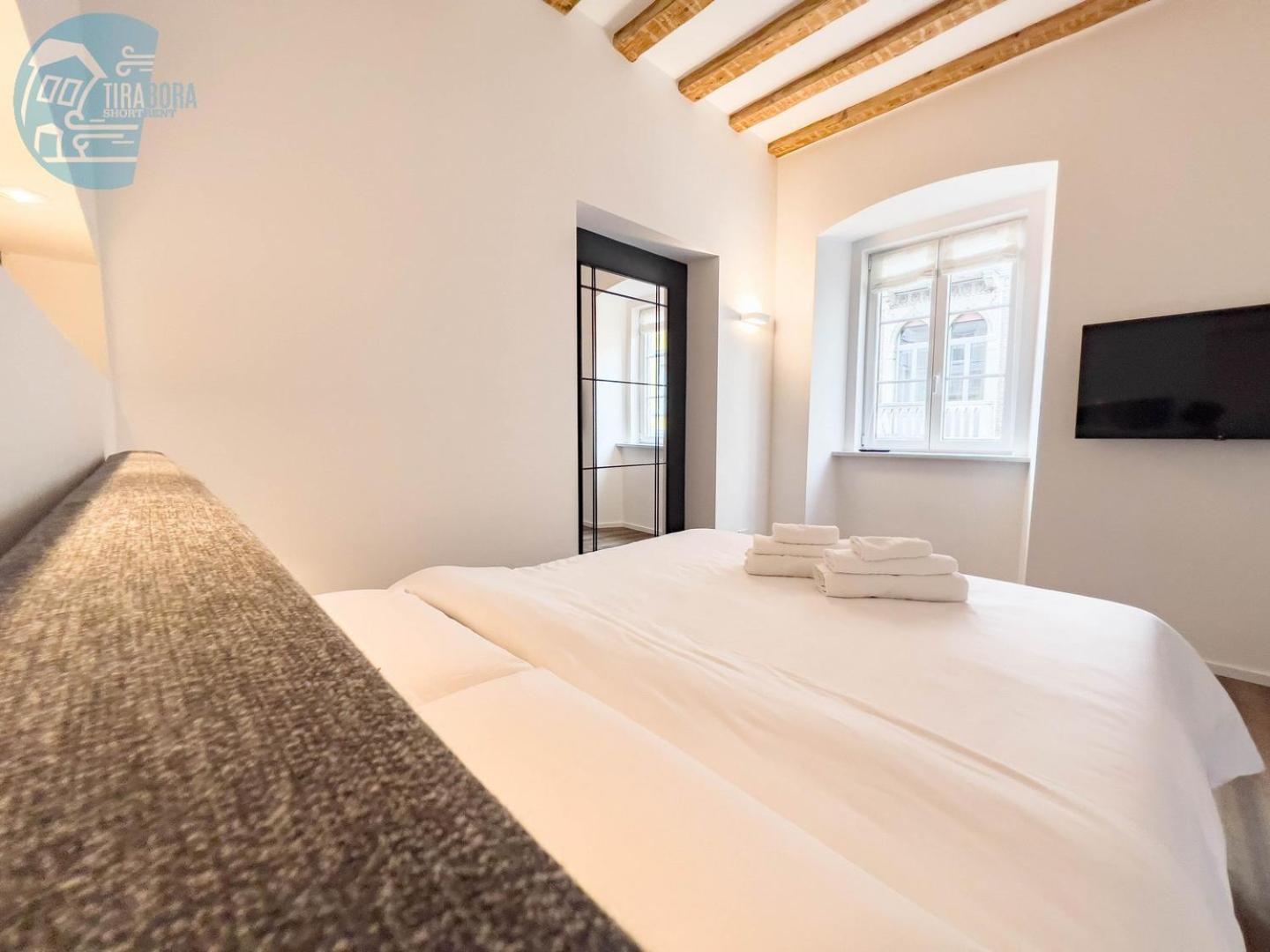 San Nicolo 14 Tirabora Short Rent Apartment ตรีเอสเต ภายนอก รูปภาพ