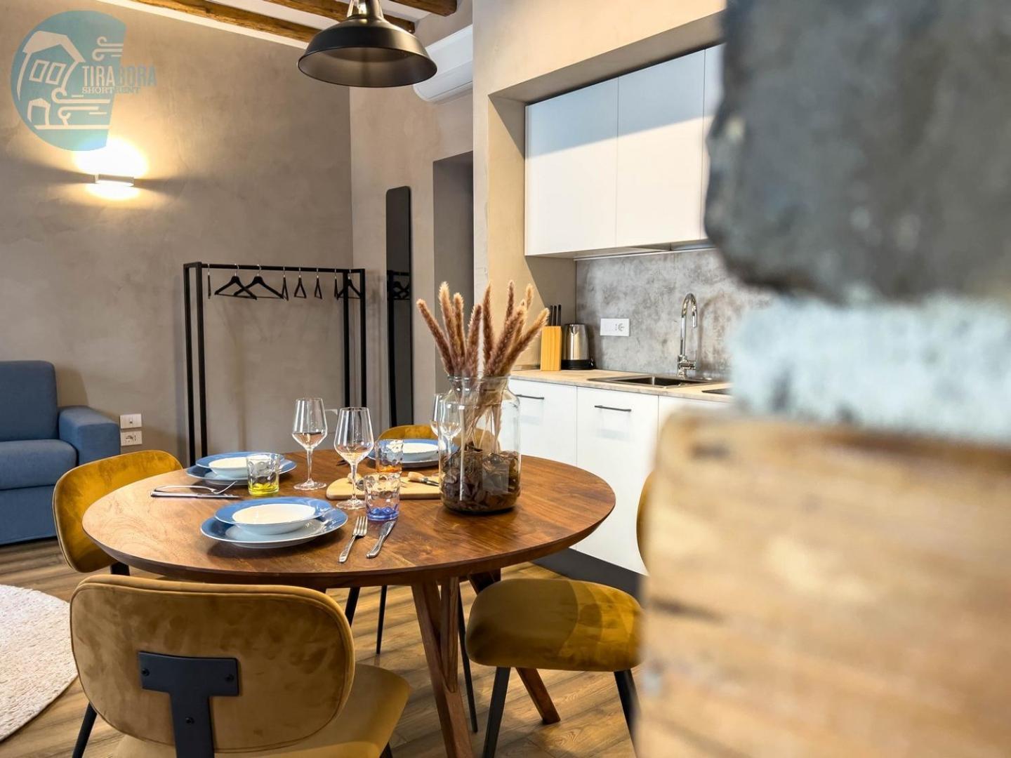 San Nicolo 14 Tirabora Short Rent Apartment ตรีเอสเต ภายนอก รูปภาพ