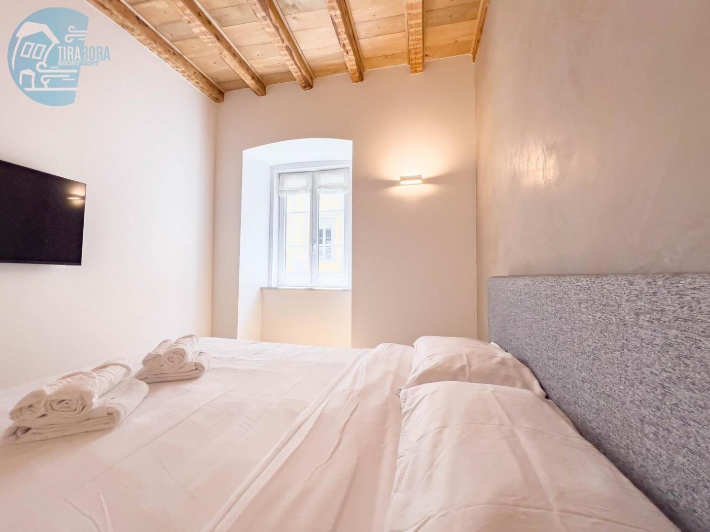 San Nicolo 14 Tirabora Short Rent Apartment ตรีเอสเต ภายนอก รูปภาพ