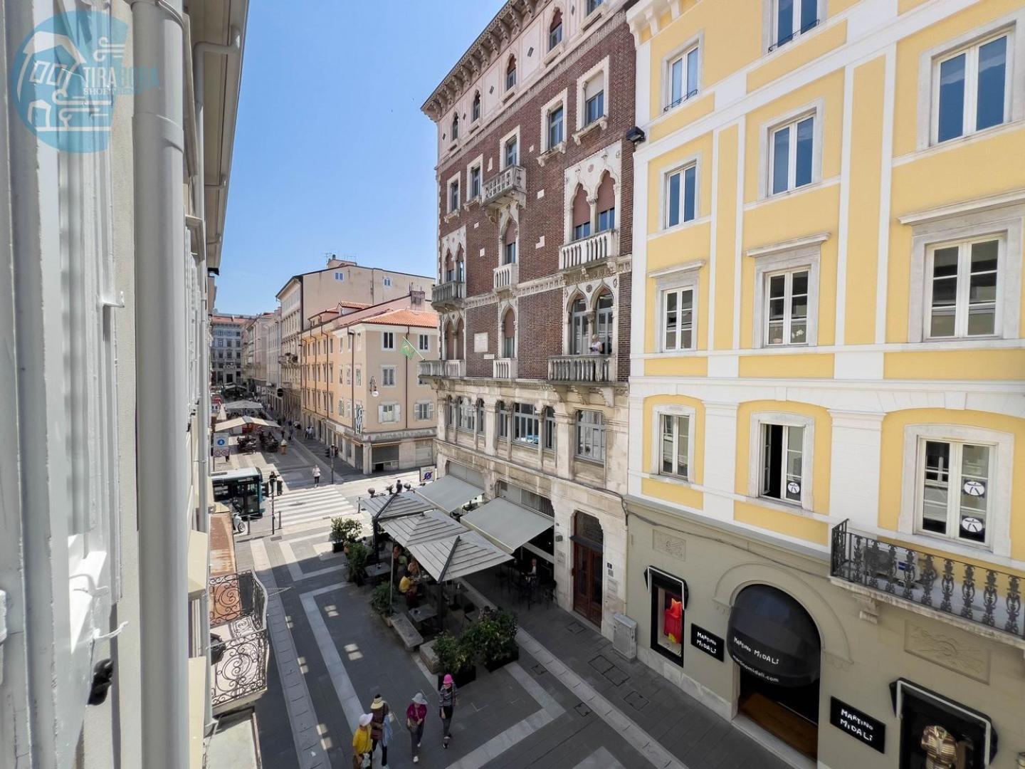 San Nicolo 14 Tirabora Short Rent Apartment ตรีเอสเต ภายนอก รูปภาพ